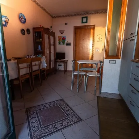 Case Eoliane, Salina Brolo